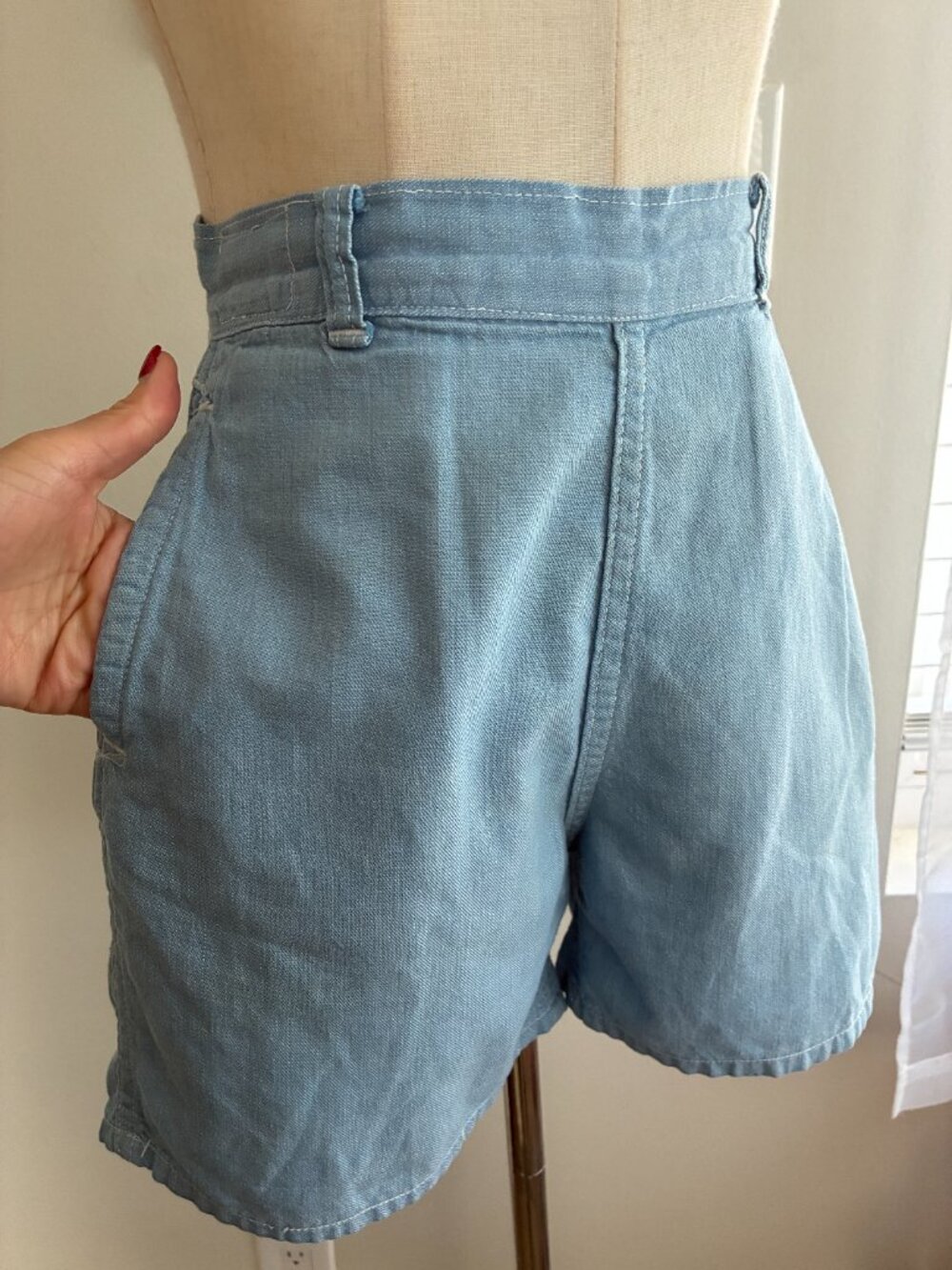 1950s Levi's Denim Shorts | High Waist, Pearl Snap, 25" Waist - Picture 16 of 16